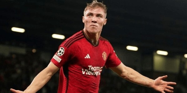 进一出净亏4000万欧！曼联又成冤大头，意甲冠军捡漏，酝酿打脸