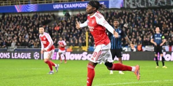 豪取6连胜！阿森纳一只脚进欧冠16强，穆里尼奥神了：2-0战胜意甲冠军