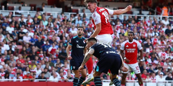 高清：哲凯赖什处子球萨卡传射 阿森纳3-0夺酋长杯
        
    高清：哲凯赖什处子球萨卡传射 阿森纳3-0夺酋长杯