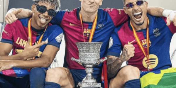 西甲最佳阵容出炉：姆巴佩领衔！巴萨4大巨星入选，维尼修斯无缘